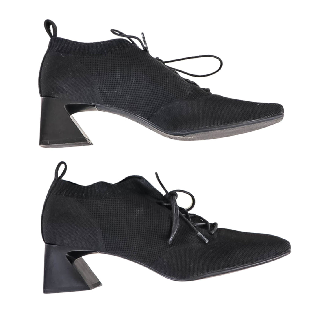 Vivaia Black Square-Toe Heeled Oxfords