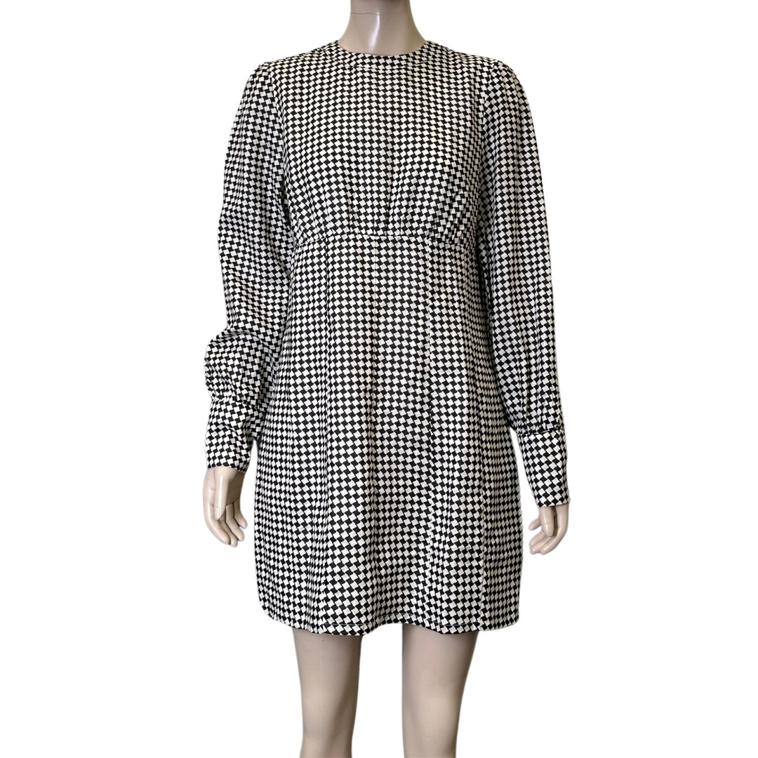 Dissh Black/White Houndstooth Long Sleeve Dress