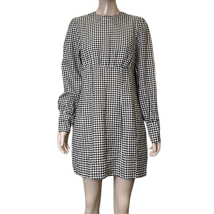 Dissh Black/White Houndstooth Long Sleeve Dress
