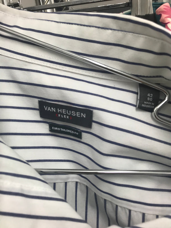 Van Heusen White/Blue Tartan Shirts - Size 42